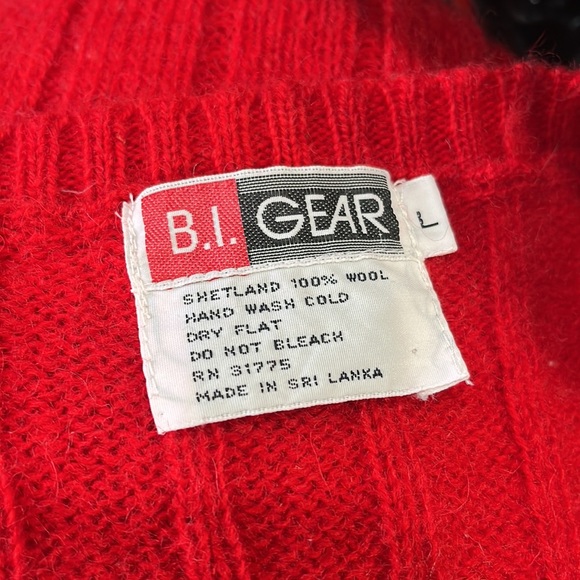 B.I. GEAR Vintage Cable Knit Shetland Wool Sweater Vest Buttoned V Neck Red-L - Picture 4 of 4